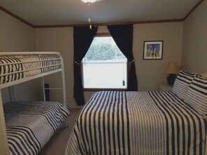 3 bedrooms, WiFi, bed sheets