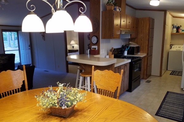 Kitchen/Dining Area