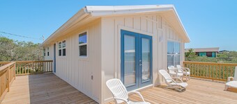 Walk to the beach!  Pet friendly cottage/beach on Fort Morgan Peninsula.