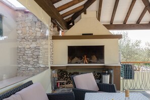 Terrace/patio - Countryside House With Pool - Vila Šore (Dugobabe)