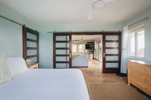 3 عدّة غرف نوم ومكواة/لوح كي وواي فاي مجانًا وملاءات أسرّة