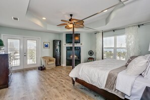 6 bedrooms, iron/ironing board, free WiFi, bed sheets - The perfect family vacation home! Get your Latitude Adjustment at the beach! (Pensacola Beach)