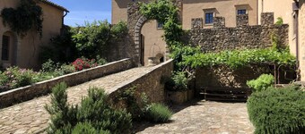 4 bedroom apartment in a medieval castle estate with swimming pool