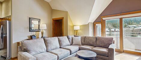 TV, fireplace, DVD player