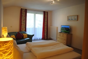 1 chambre, lit parapluie, Wi-Fi gratuit, draps fournis