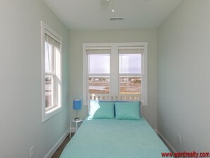 6 habitaciones, tabla de planchar con plancha y wifi gratis
