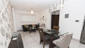 Apartment, 2 Bedrooms | In-room dining