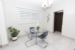 Loft | In-room dining - Soha suites I B01 (Santiago de los Caballeros)