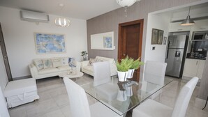 Loft | In-room dining - Soha suites I B06 (Santiago de los Caballeros)