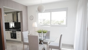 Loft | In-room dining - Soha suites I B06 (Santiago de los Caballeros)