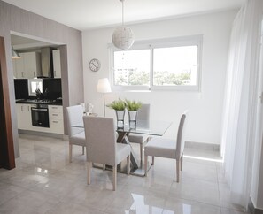 Loft | In-room dining - Soha suites I B06 (Santiago de los Caballeros)
