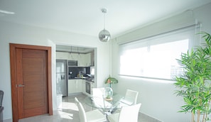 Loft | Opções para refeição no quarto