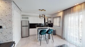Luxury Apartment | In-room dining