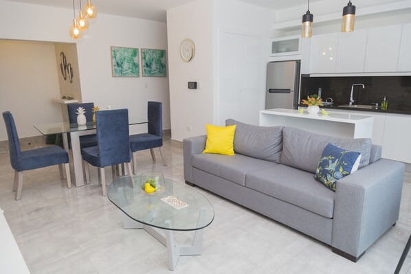 Apartment, 2 Bedrooms | Living room