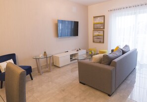 Family Apartment | Living room | TV - Soha suites II B12 (Santiago de los Caballeros)