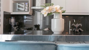 Exclusive-Apartment | Eigene Küche | Wasserkocher mit Kaffee-/Teezubehör, Kühlschrank, Mikrowelle, Ofen