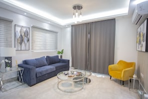 Business Apartment | Living room | TV
