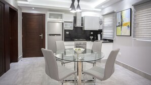 In-room dining - Soha suites II D02 (Santiago de los Caballeros)