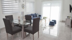 Standard Room | Private kitchen | Coffee/tea maker, fridge, microwave, oven - Soha suites II D04 (Santiago de los Caballeros)