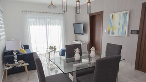 Standard Room | In-room dining - Soha suites II D04 (Santiago de los Caballeros)