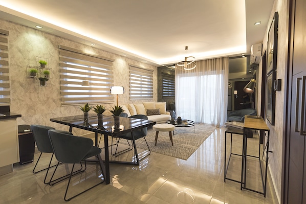 Luxury Apartment | In-room dining