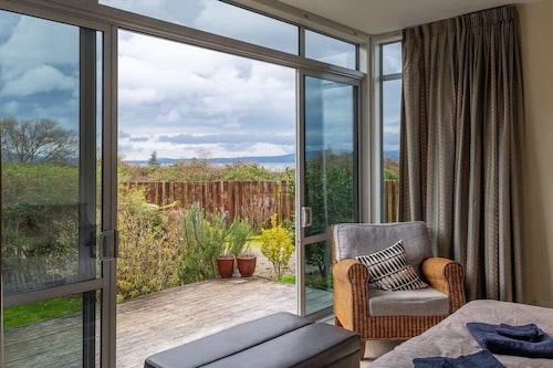 Lake View Inn | Super Comfortable with Lake Views