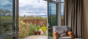 Lake View Inn | Super Comfortable with Lake Views