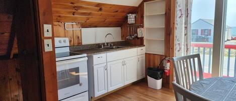 電子レンジ、オーブン、コンロ、コーヒー / ティーメーカー