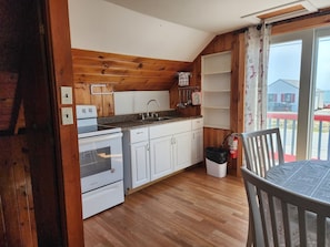 Microwave, oven, stovetop, coffee/tea maker