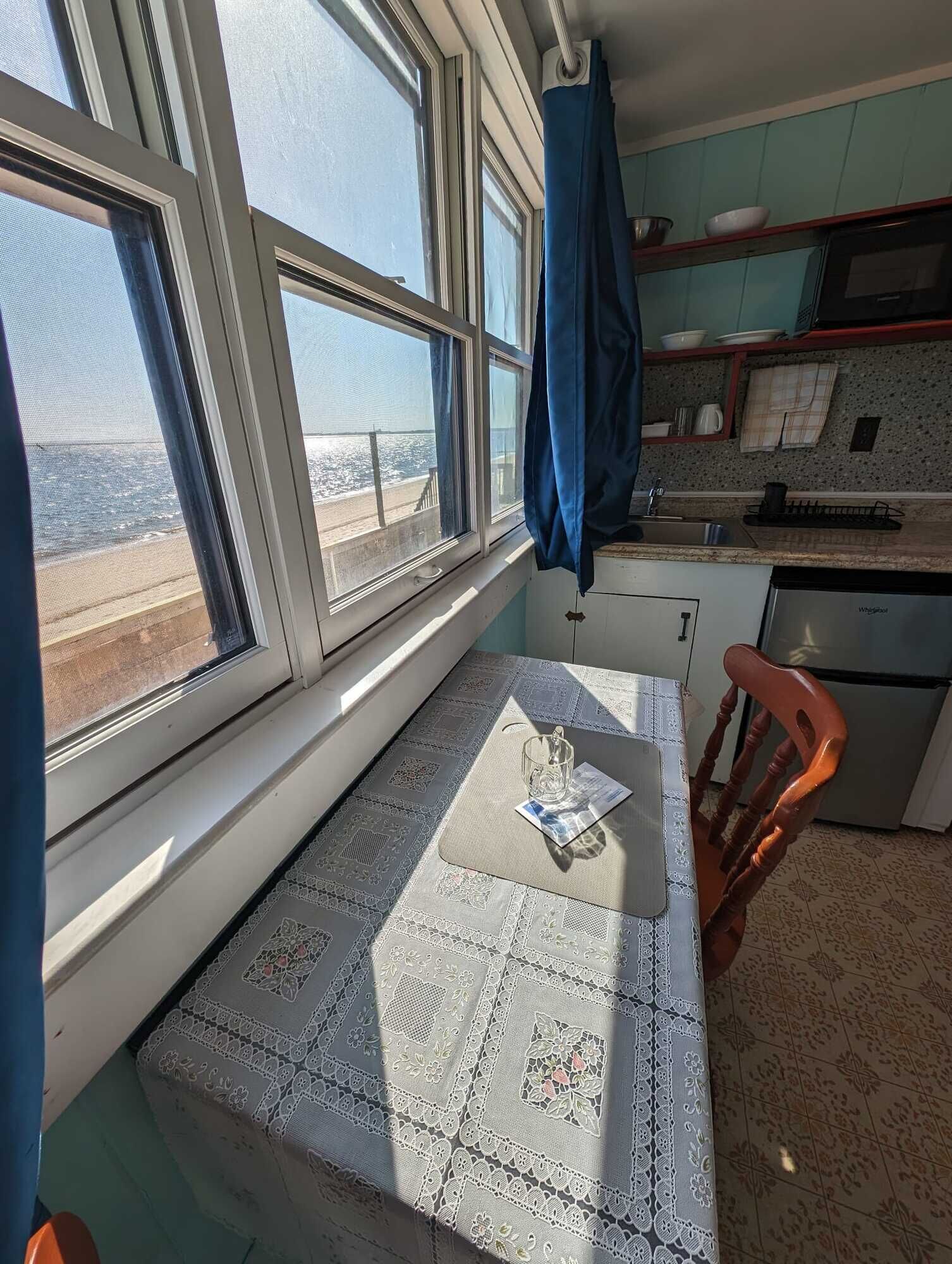 Microwave, oven, stovetop, coffee/tea maker