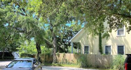 Downtown Art & Eclectic "D" 2br