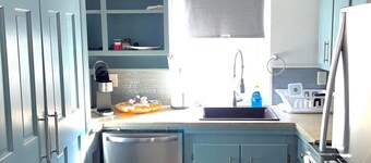 Downtown Art & Eclectic "D" 2br