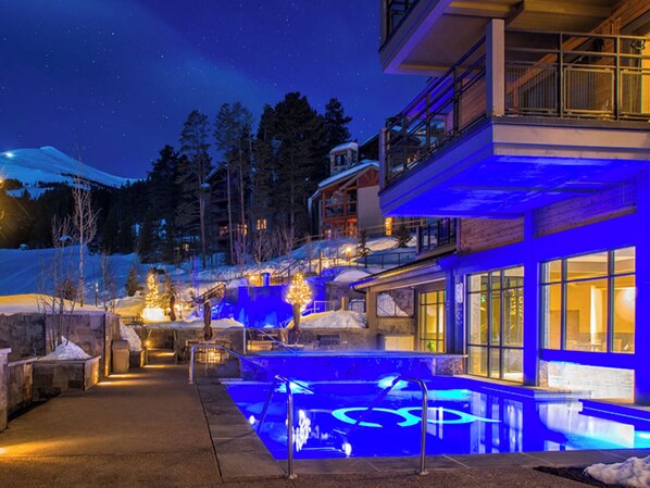 Indoor pool, outdoor pool
