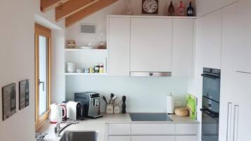 Refrigerador, horno, parrilla de estufa y lavavajillas