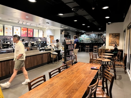 Café. Bposhtels Hollywood Florida - Hostel