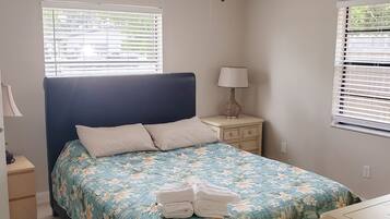 2 bedrooms, desk, iron/ironing board, travel crib