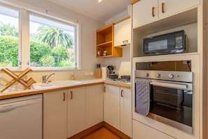 Kitchen - Redwoods Haven - Spa Pool, Sleeps 9 (Rotorua)