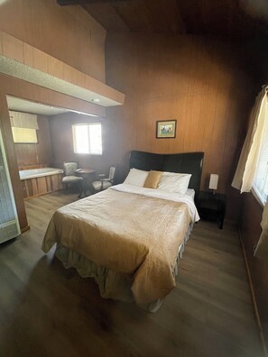 Cabin 8 - 1 Queen, Jaccuzzi Tub | Free WiFi, bed sheets - Mountain View Cabins (Wrightwood)