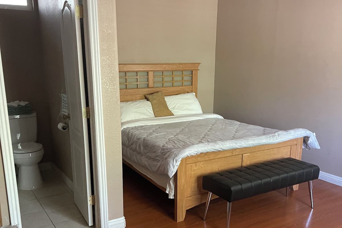 Deluxe huisje, 1 queensize bed, kamers met tussendeur, uitzicht op bergen | Gratis wifi, beddengoed