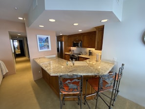 Fridge, microwave, oven, stovetop - Best Ski In Ski Out in Mountain Village / Telluride (Mountain Village)