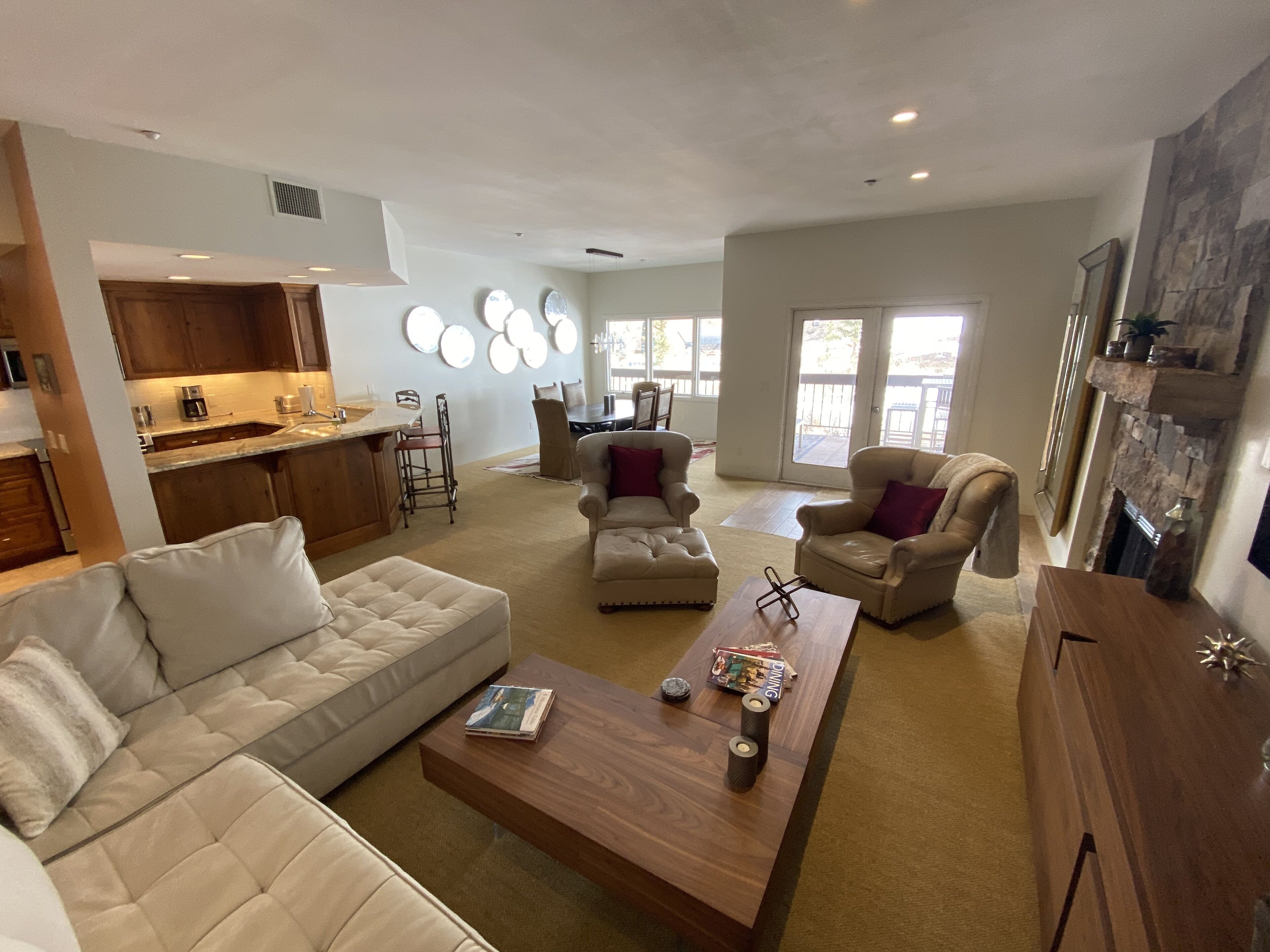 Smart-TV, peis, videospill og DVD-spiller