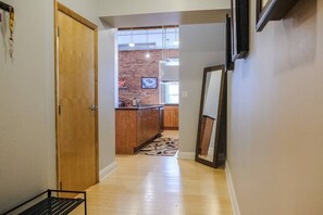 Interior - 1800 Sq Ft Loft Downtown Near Convention Center (Indianapolis)