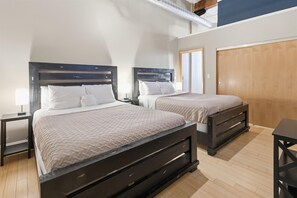 2 bedrooms, iron/ironing board, WiFi