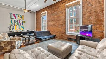 Televisión y oficina