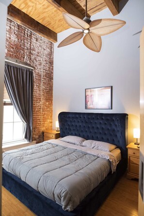 4 habitaciones, tabla de planchar con plancha, wifi y ropa de cama 