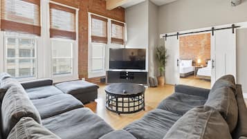 4 habitaciones, tabla de planchar con plancha, wifi y ropa de cama