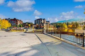 Property grounds - 3rd-floor condo near QuickSilver Super Chair with pool, hot tubs & fireplace (Breckenridge)