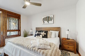 2 habitaciones, tabla de planchar con plancha, internet y ropa de cama 