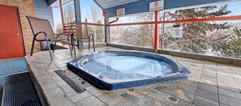 Charming 333-Sq.Ft Studio w/ Hot Tub, Pool, Gym & Sauna Access