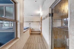 Interior - Charming 333-Sq.Ft Studio w/ Hot Tub, Pool, Gym & Sauna Access (Breckenridge)